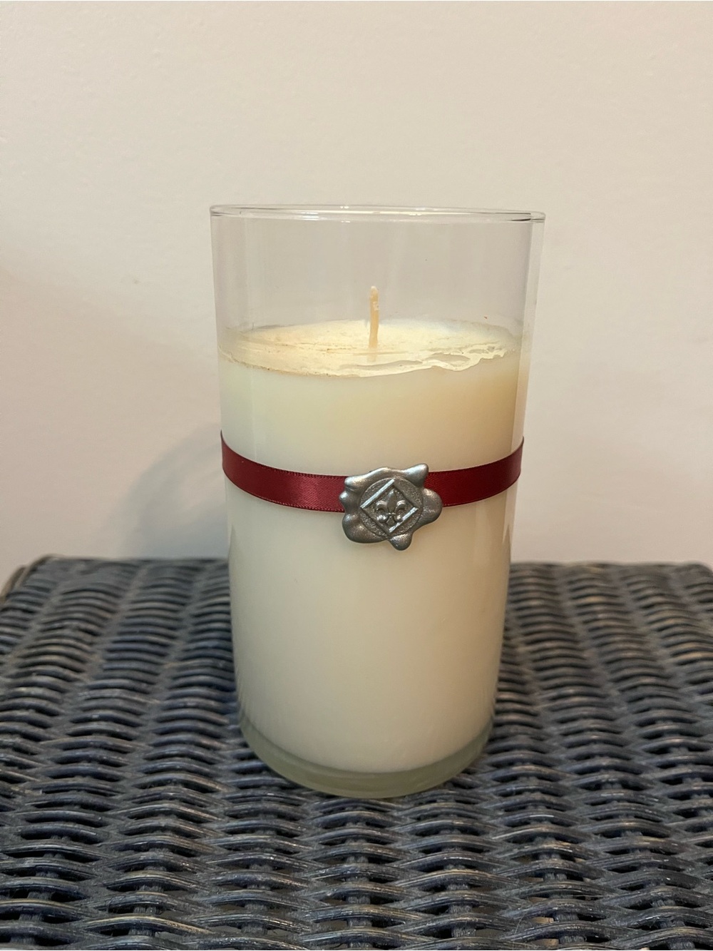 NWT Cranberry Jar Candle 6” Fleur de Lis Metal Charm & Red Ribbon Made in USA
